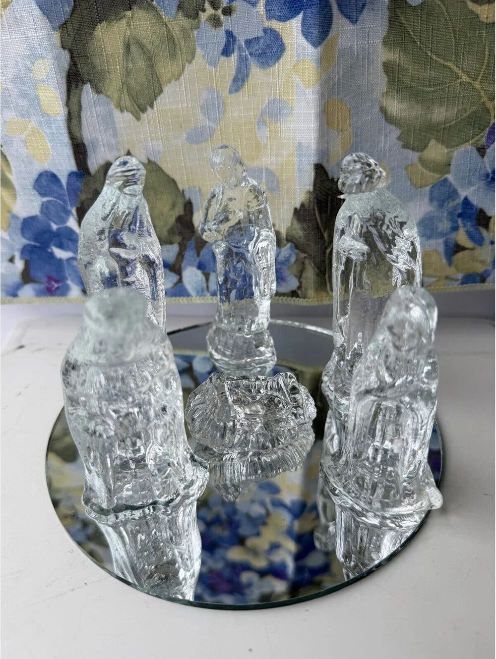 Vintage Clear Glass Nativity Set 5 Piece Figurine Lot with Mirror Base S-11